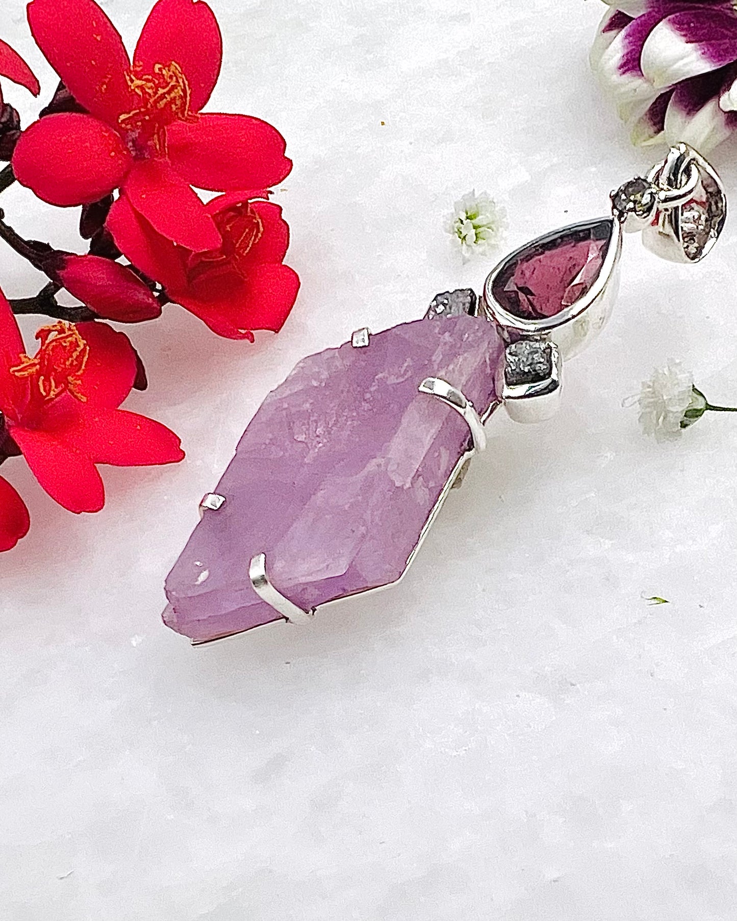 Facetted Red Turmaline, Kunzite Crystal, Diamond & Raw Diamonds as a Combi Pendant