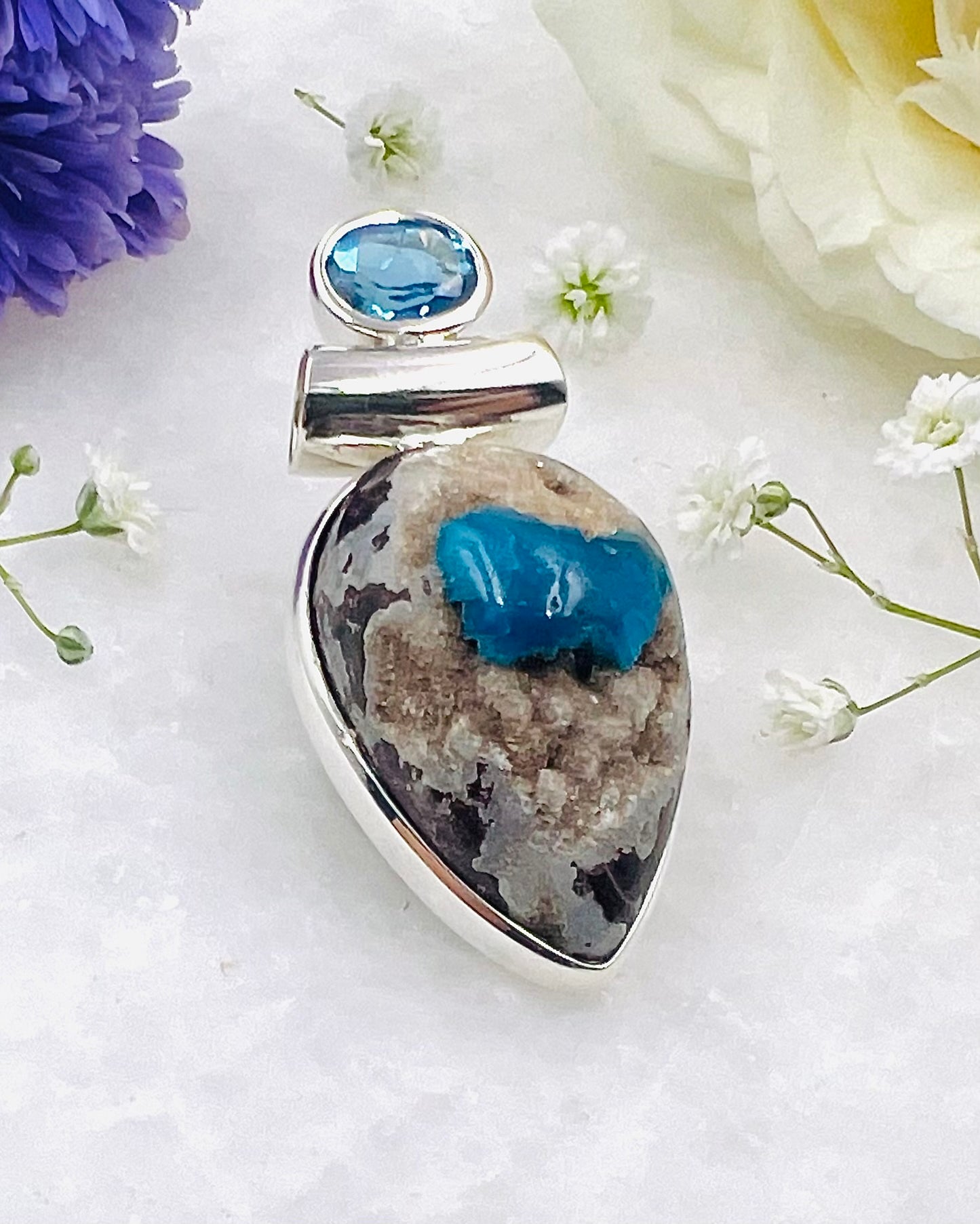 Cavansite on Matrix with Facetted Blue Topaz as a Combi Pendant