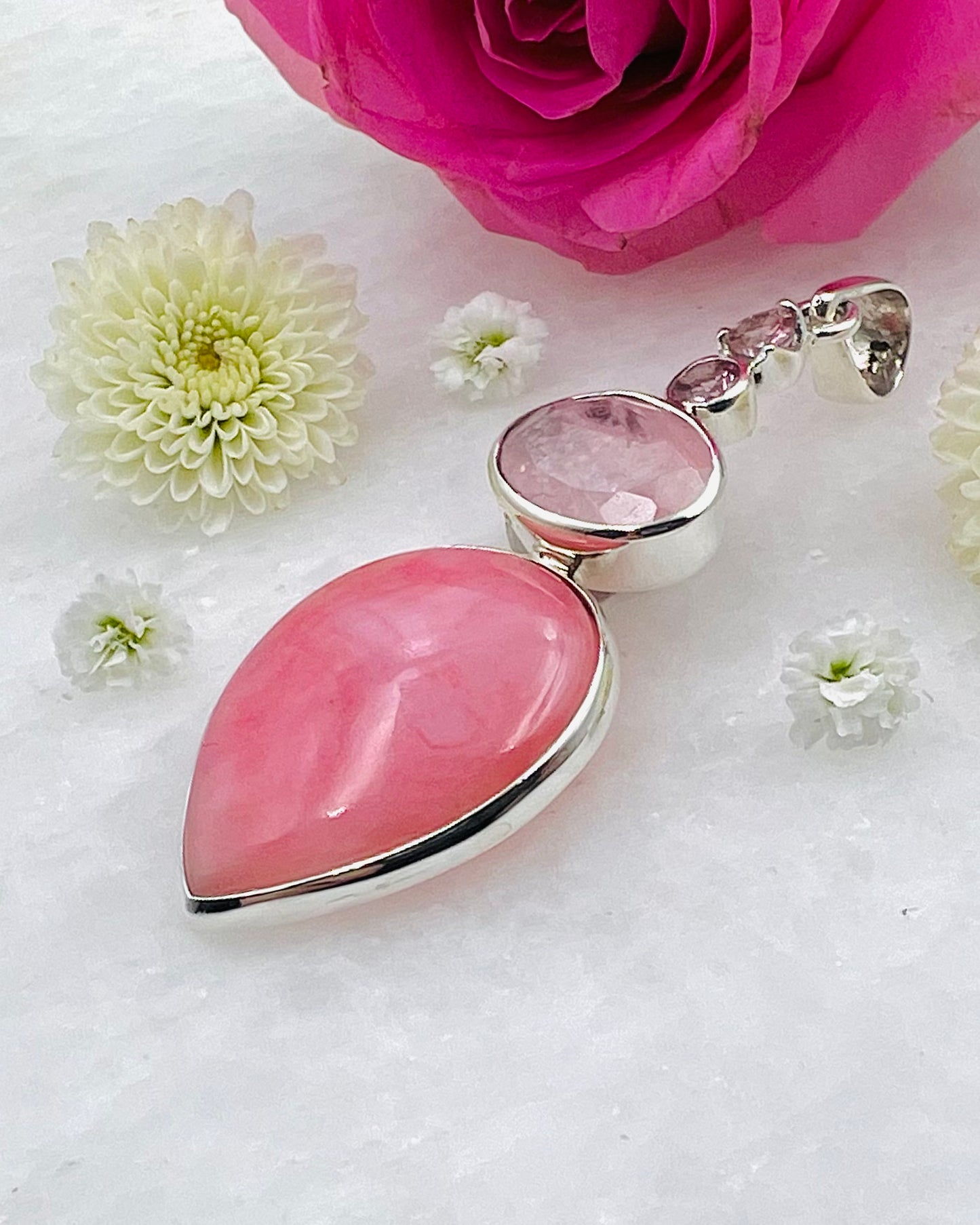 Rosa Opal, facettierter Morganit und rosa Turmalin als Kombination