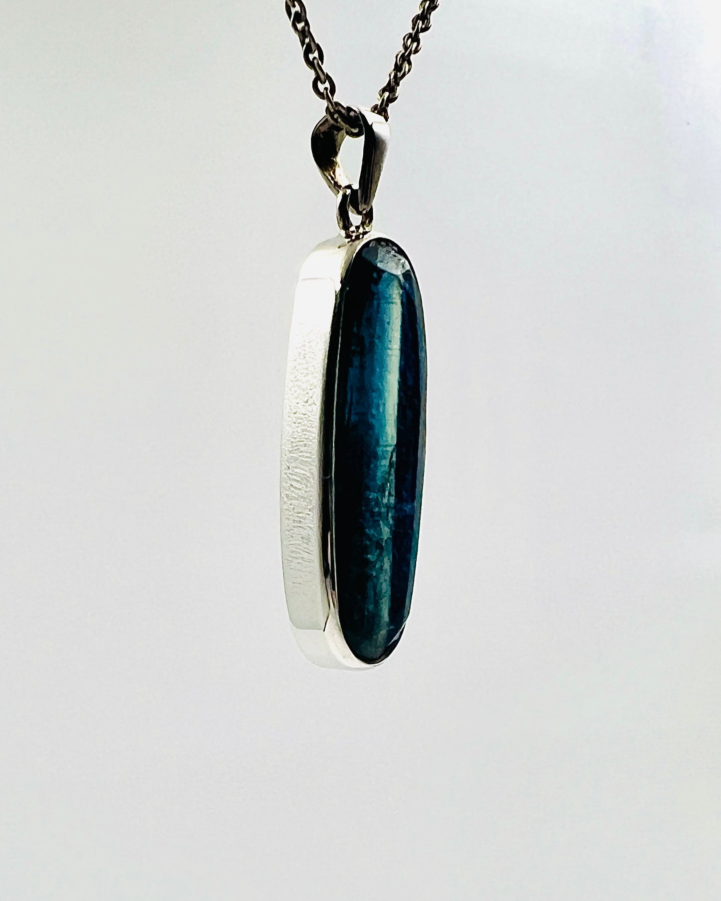Facetted Blue Nepali Kyanite in .925 Silver Setting
