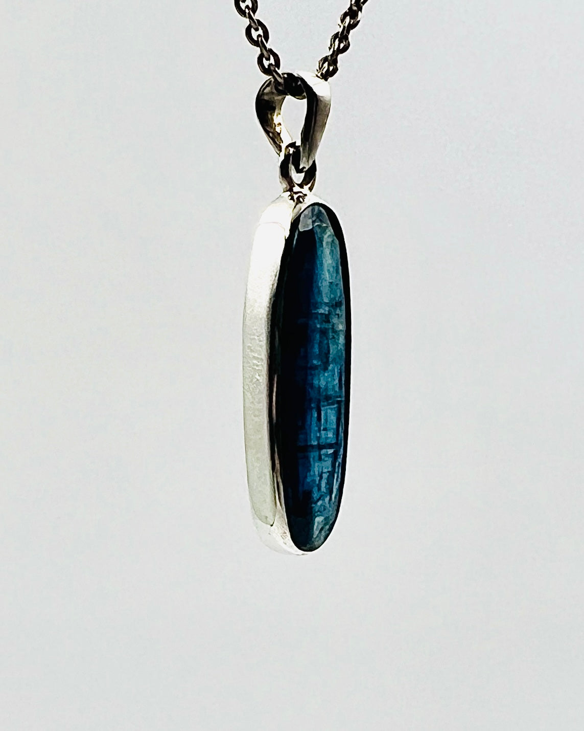Facetted Blue Nepali Kyanite in .925 Silver Setting