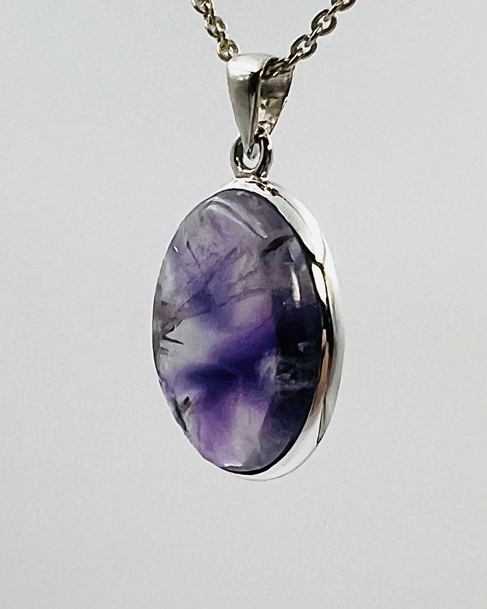 Indian Flower Amethyst (w/ Tripache) in 0.925 Silver