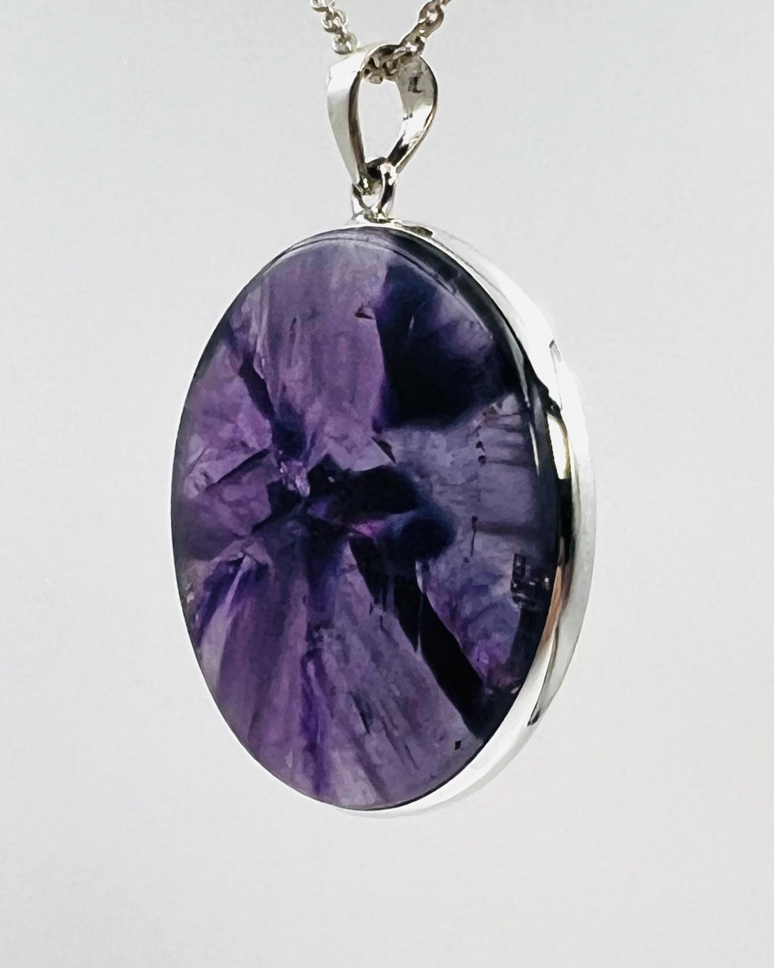 Indian Flower Amethyst (w/ Tripache) in 0.925 Silver