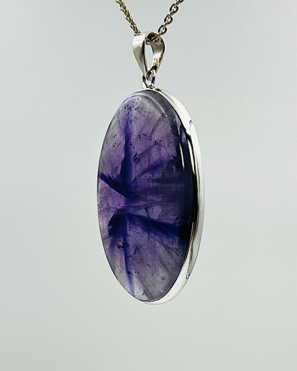 Indian Flower Amethyst (w/ Tripache) in 0.925 Silver