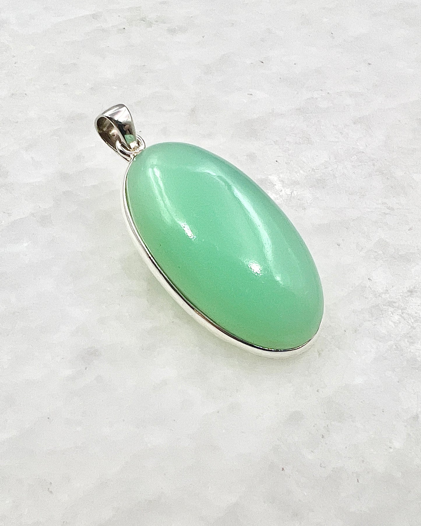 Light Green Crysoprase in 0.925 Silver