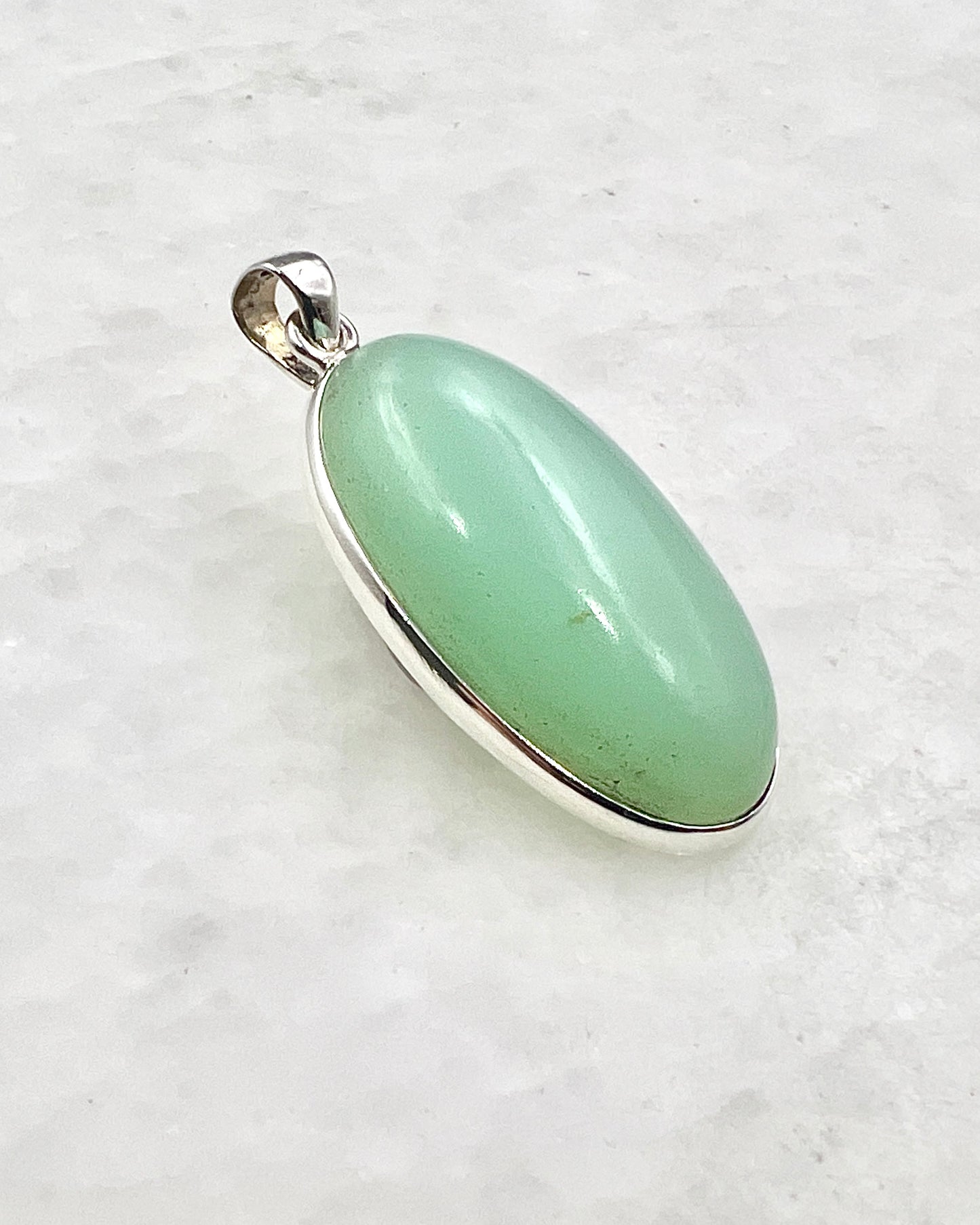 Light Green Crysoprase in 0.925 Silver