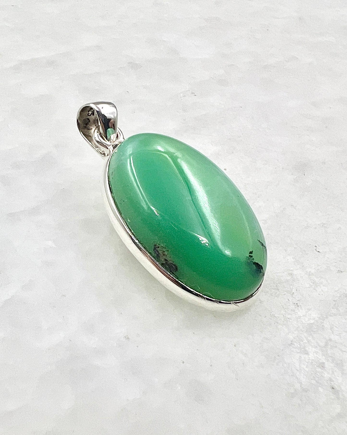 Dark Green Crysoprase in 0.925 Silver