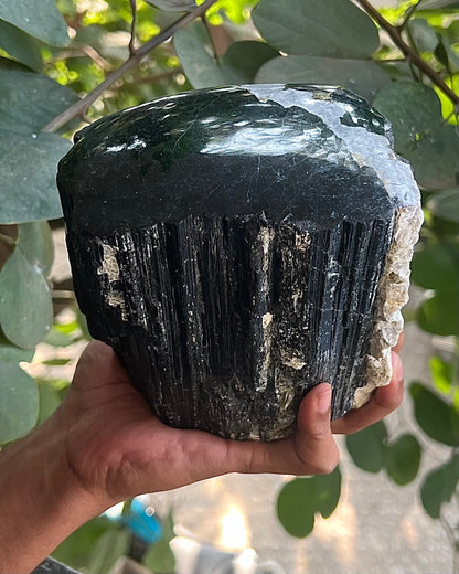 Tourmaline noire polie de qualité supérieure