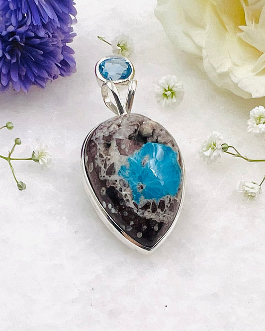 Cavansite on Matrix with Facetted Blue Topaz as a Combi Pendant