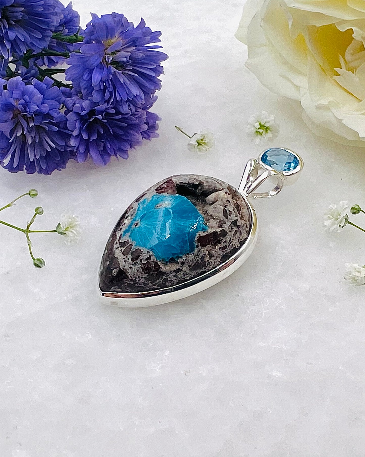 Cavansite on Matrix with Facetted Blue Topaz as a Combi Pendant