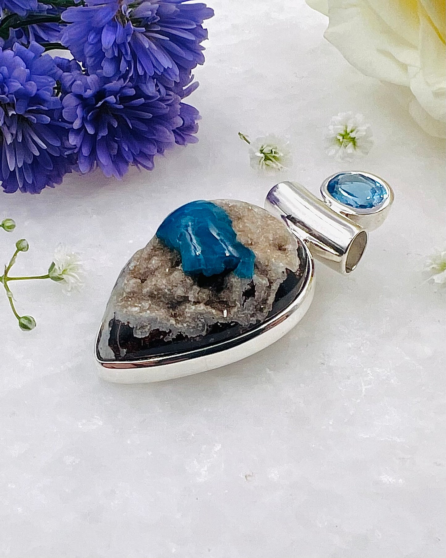 Cavansite on Matrix with Facetted Blue Topaz as a Combi Pendant