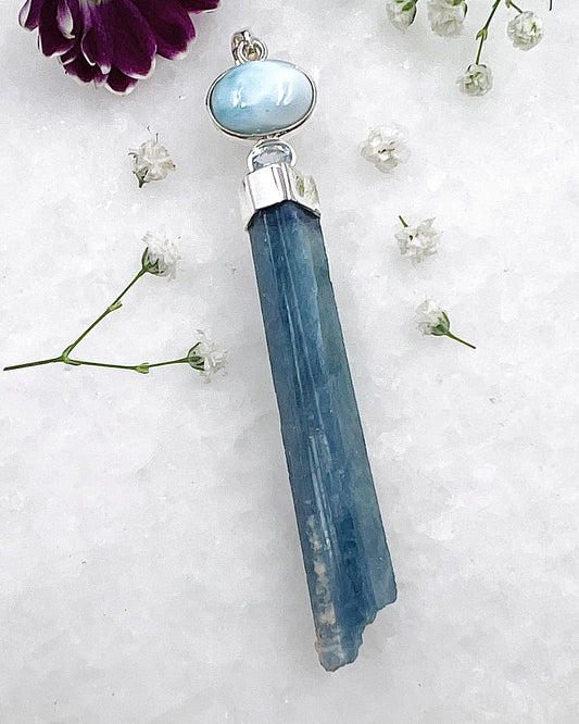 Natural South Indian Dark Blue Aquamarine Crystal with Larimar and Facetted Aquamrine Accent as a Combi