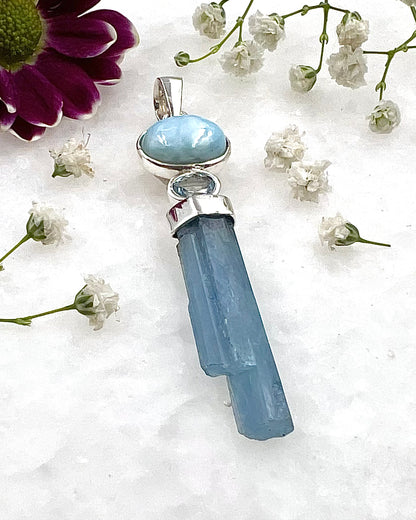 Natural South Indian Dark Blue Aquamarine Crystal with Larimar and Facetted Aquamrine Accent as a Combi