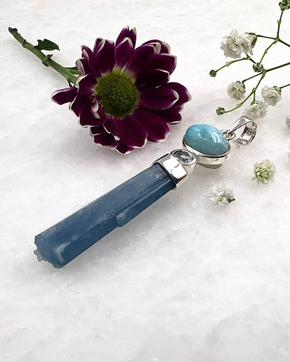 Natural South Indian Dark Blue Aquamarine Crystal with Larimar and Facetted Aquamrine Accent as a Combi