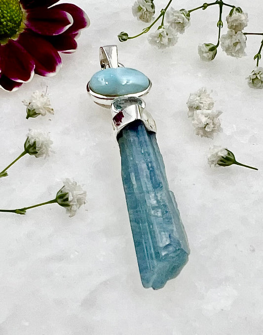 Natural South Indian Dark Blue Aquamarine Crystal with Larimar and Facetted Aquamrine Accent as a Combi