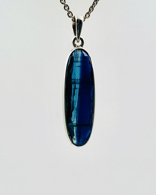 Facetted Blue Nepali Kyanite in .925 Silver Setting