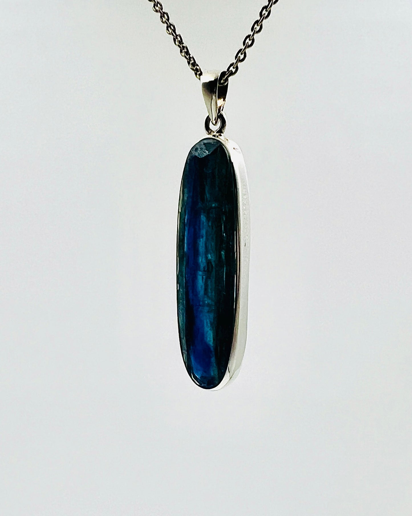 Facetted Blue Nepali Kyanite in .925 Silver Setting