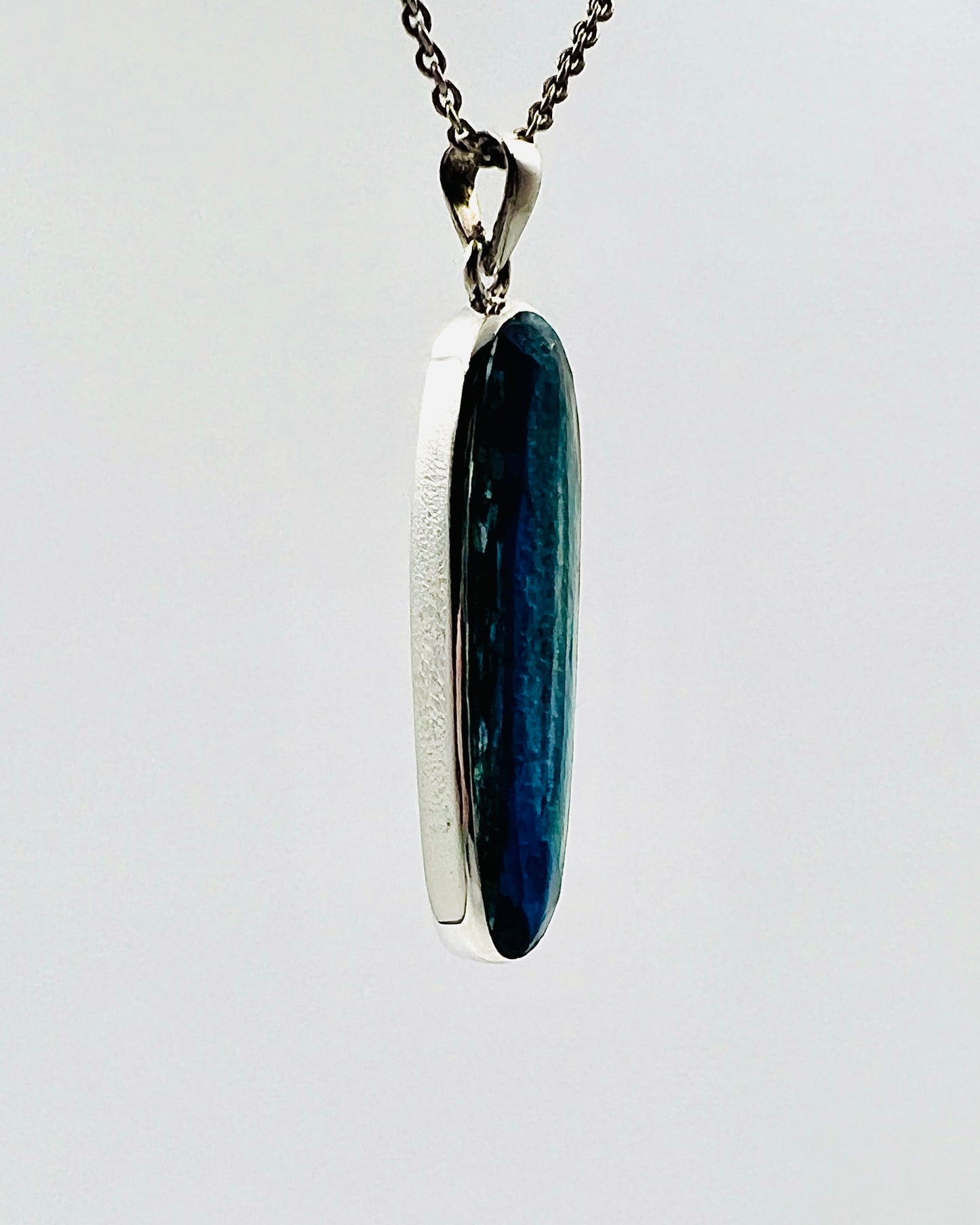 Facetted Blue Nepali Kyanite in .925 Silver Setting