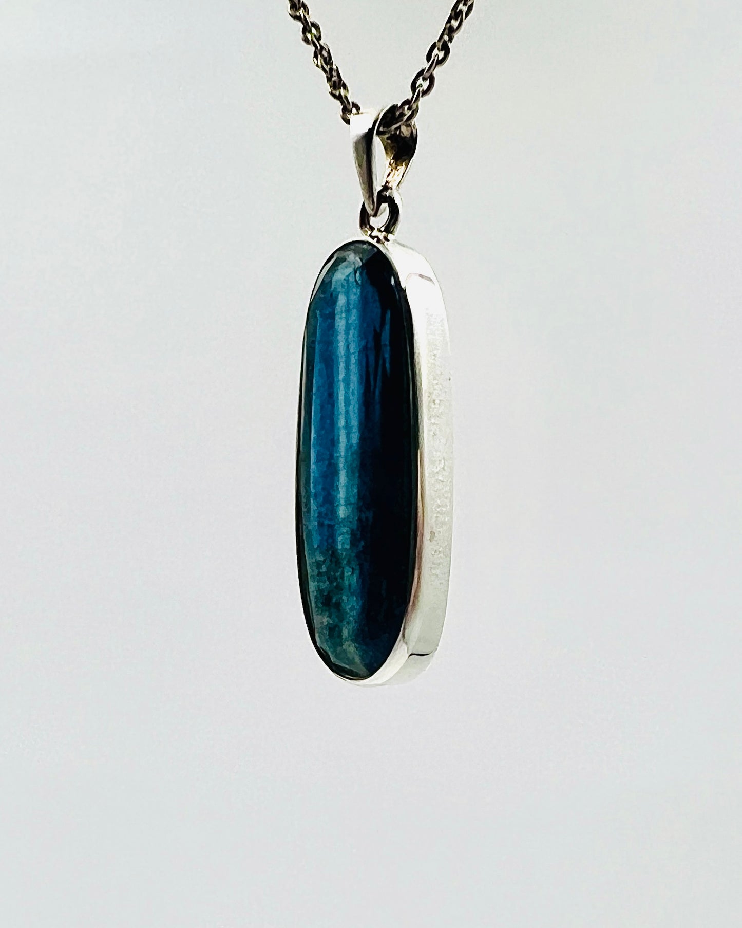 Facetted Blue Nepali Kyanite in .925 Silver Setting
