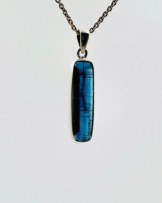 Facetted Blue Nepali Kyanite in .925 Silver Setting