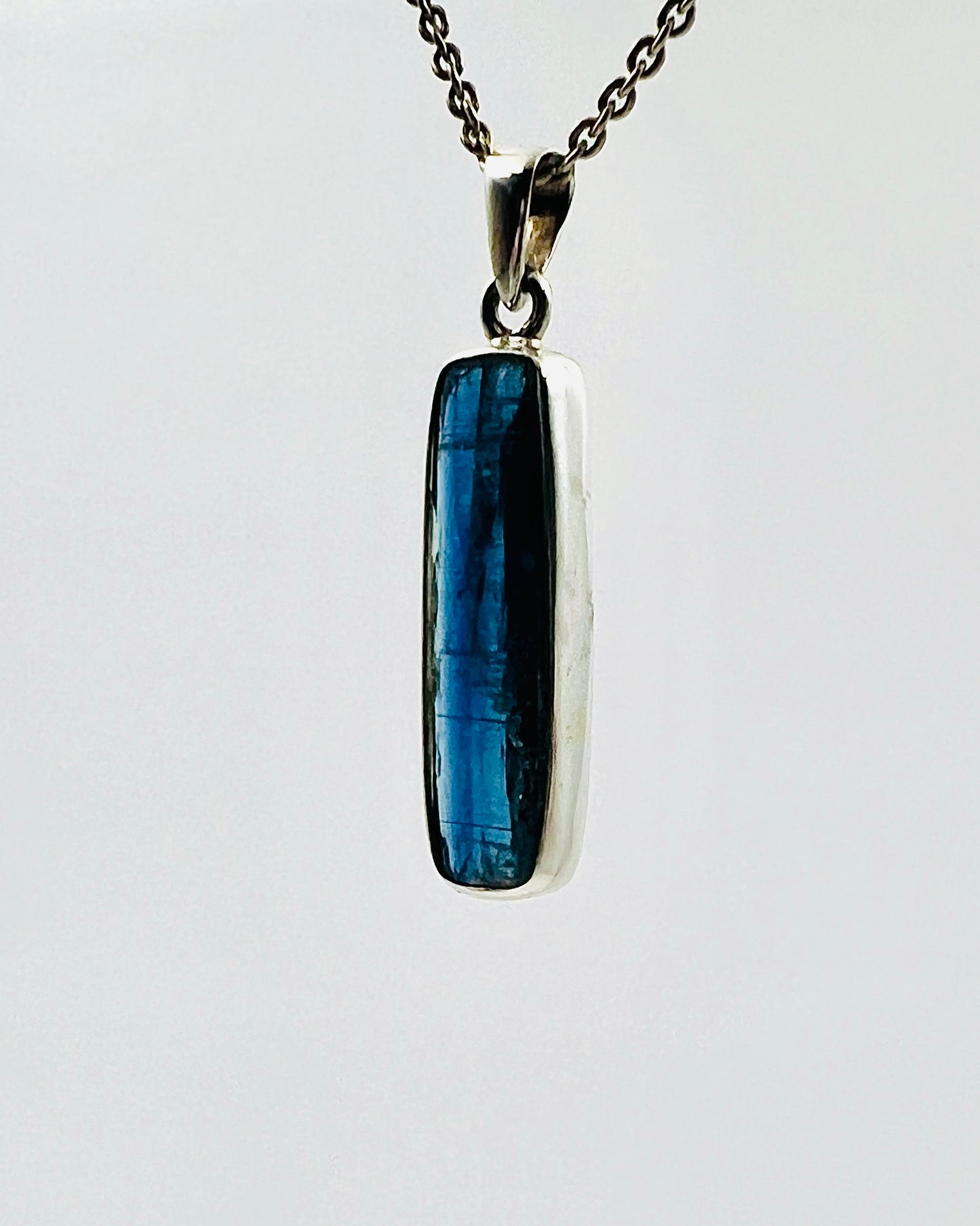 Facetted Blue Nepali Kyanite in .925 Silver Setting