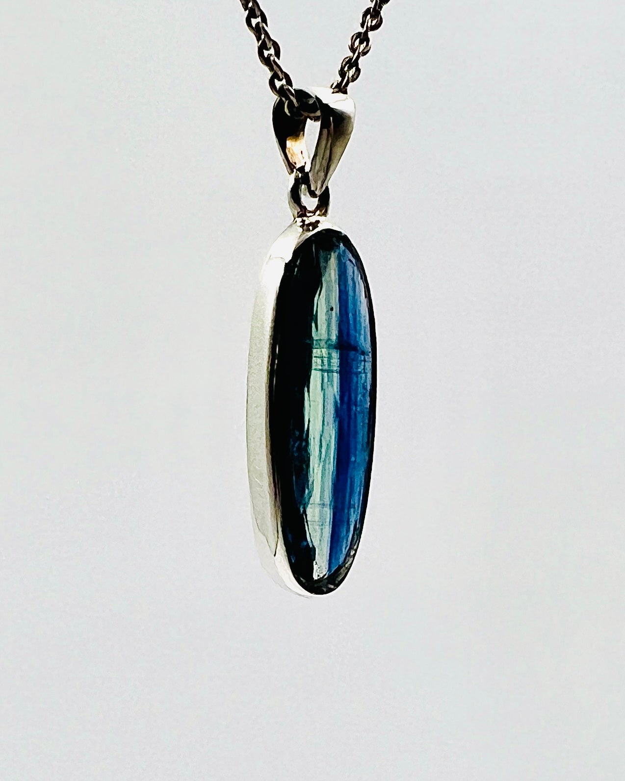 Facetted Blue Nepali Kyanite in .925 Silver Setting