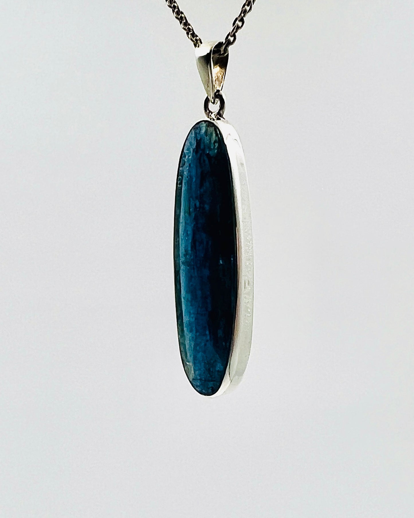 Facetted Blue Nepali Kyanite in .925 Silver Setting