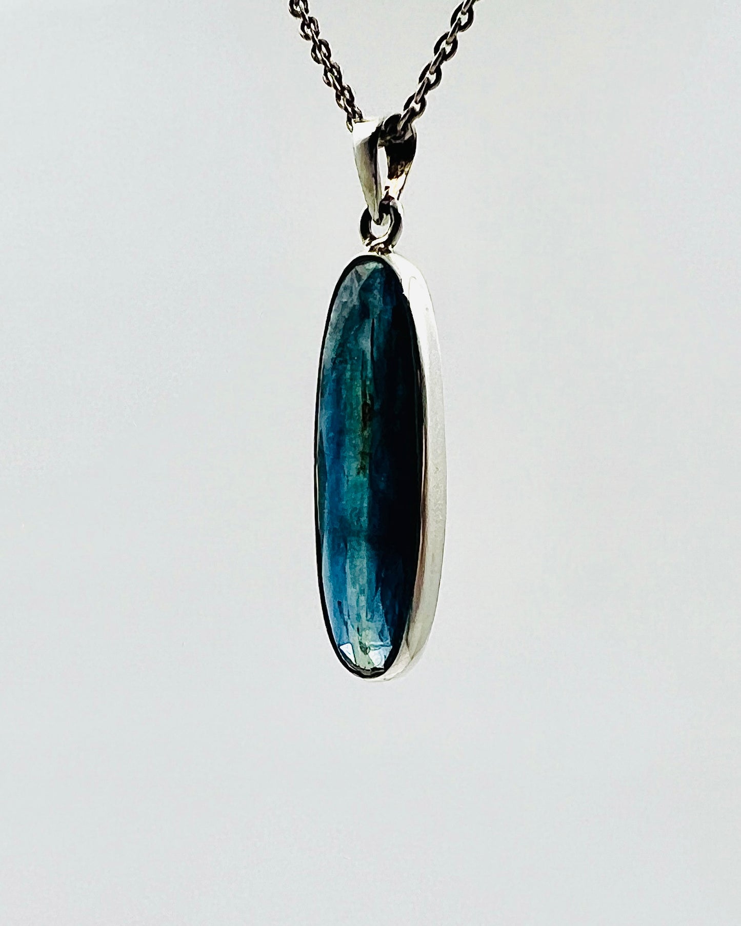Facetted Blue Nepali Kyanite in .925 Silver Setting