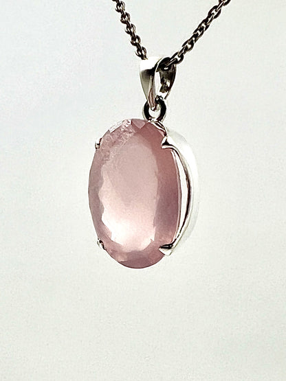 Facetted Rose Quartz in .925 Silver Setting