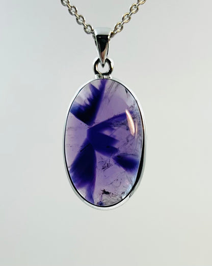 Indian Flower Amethyst (w/ Tripache) in 0.925 Silver