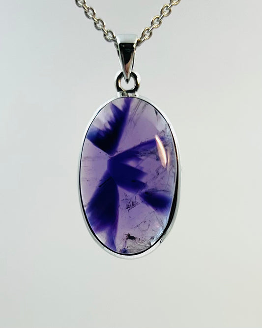 Indian Flower Amethyst (w/ Tripache) in 0.925 Silver