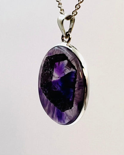 Indian Flower Amethyst (w/ Tripache) in 0.925 Silver