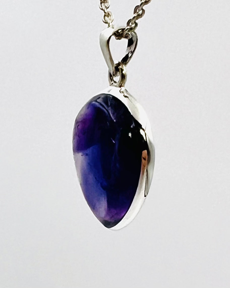 Indian Flower Amethyst (w/ Tripache) in 0.925 Silver