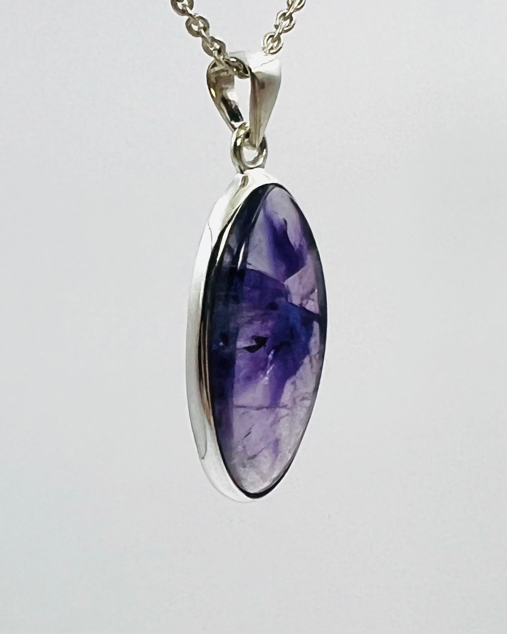 Indian Flower Amethyst (w/ Tripache) in 0.925 Silver