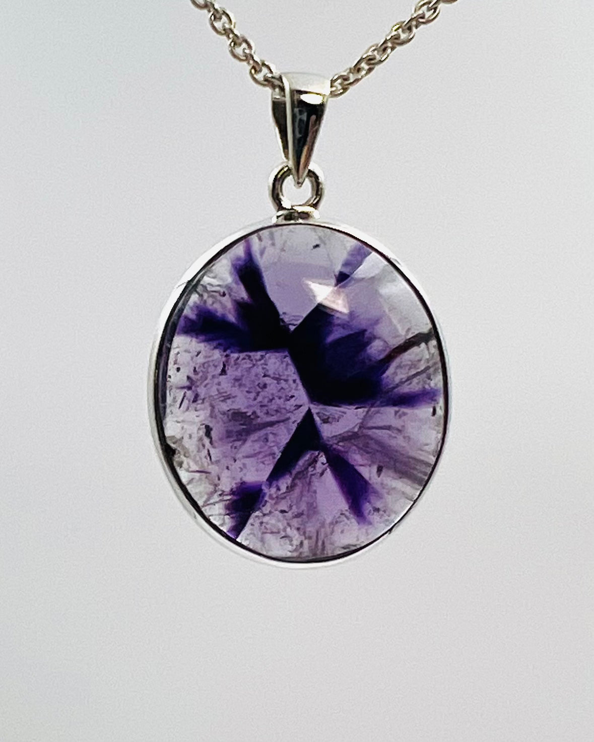 Indian Flower Amethyst (w/ Tripache) in 0.925 Silver