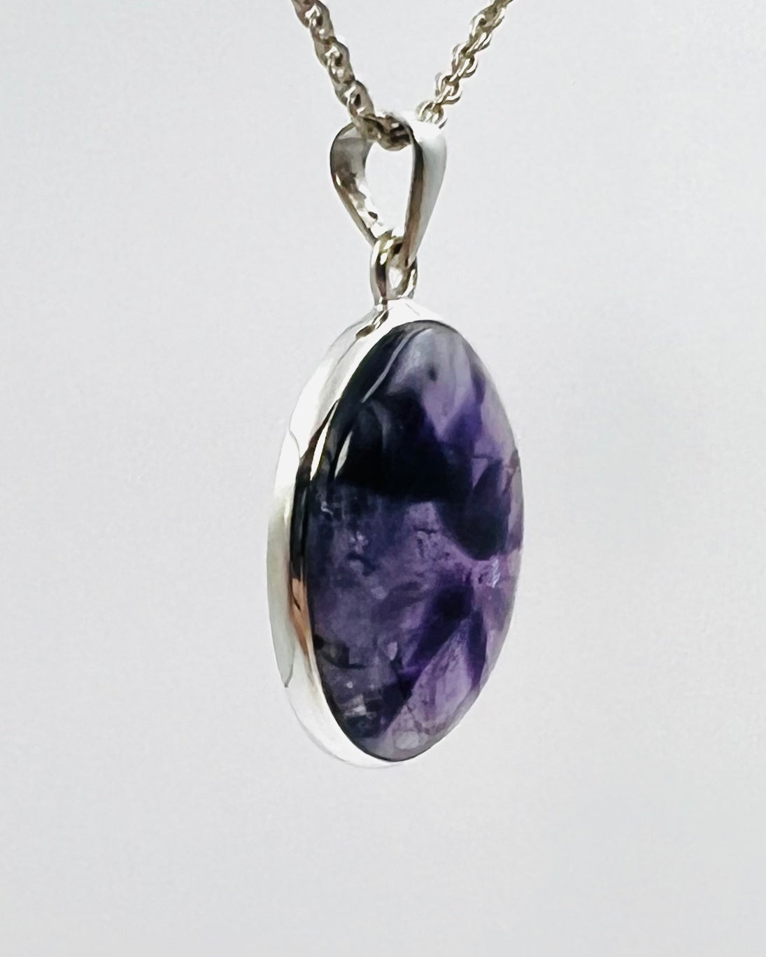 Indian Flower Amethyst (w/ Tripache) in 0.925 Silver