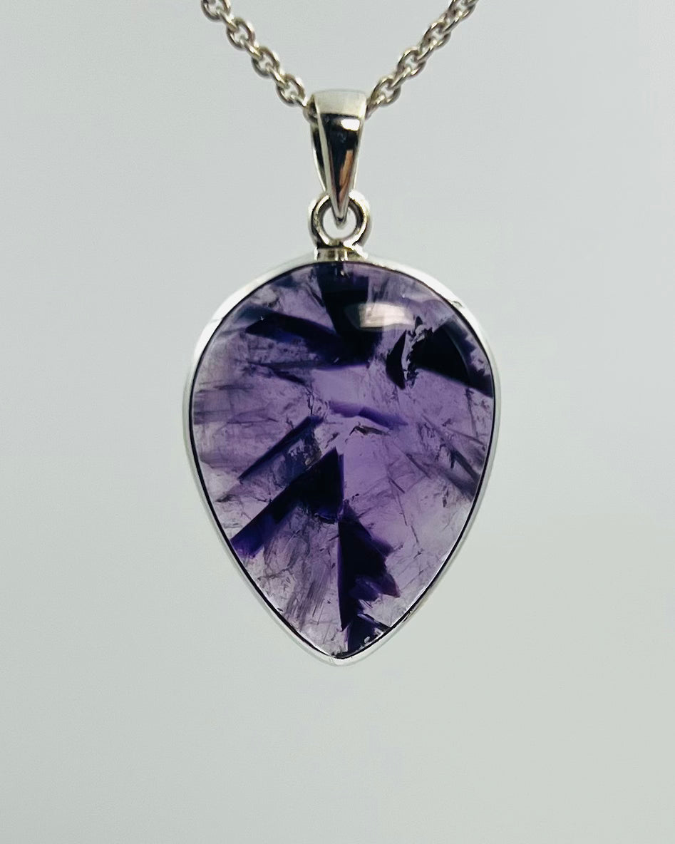 Indian Flower Amethyst (w/ Tripache) in 0.925 Silver