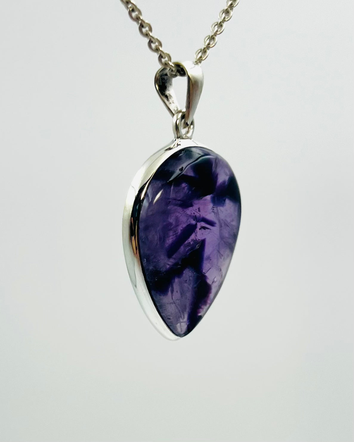 Indian Flower Amethyst (w/ Tripache) in 0.925 Silver