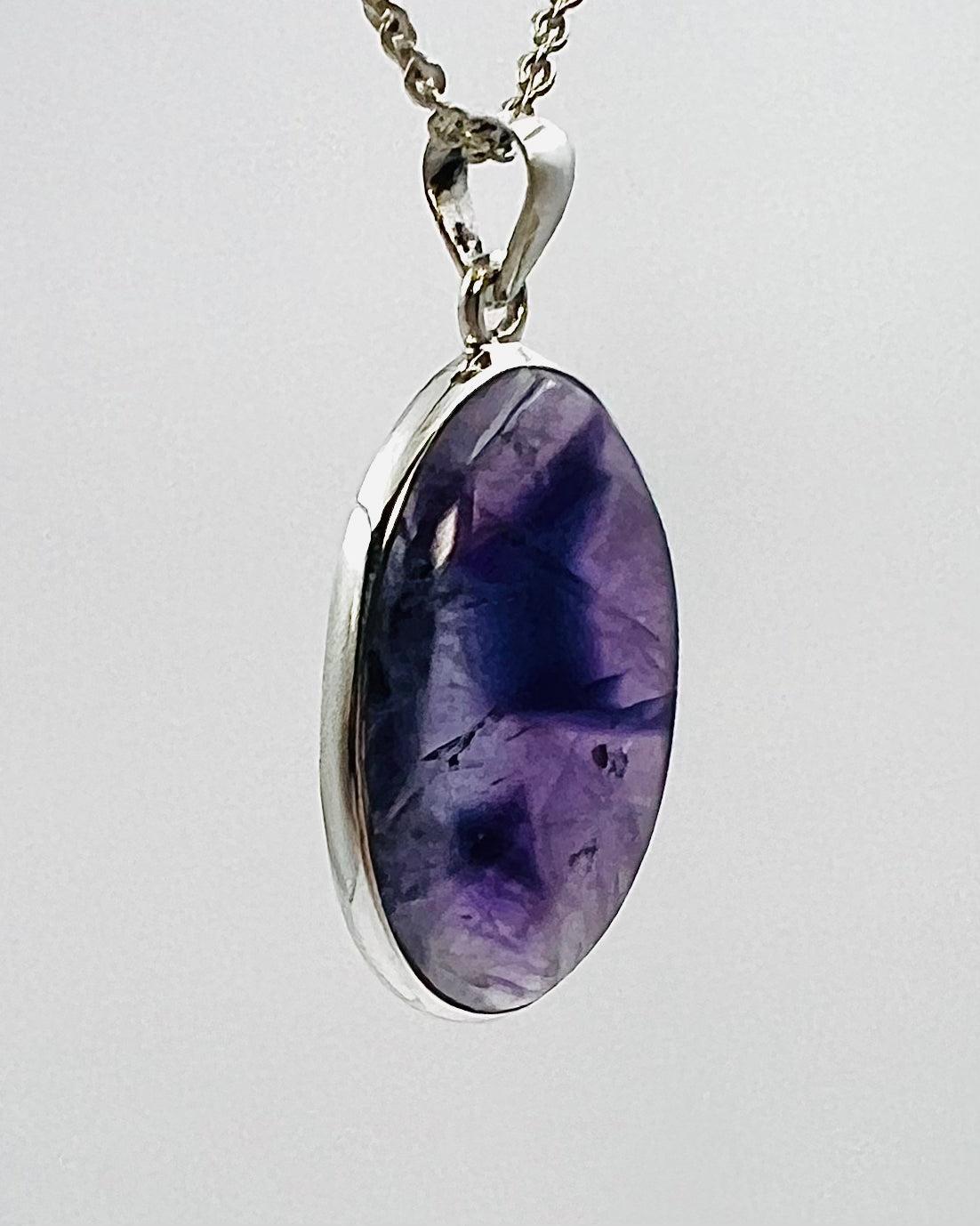 Indian Flower Amethyst (w/ Tripache) in 0.925 Silver