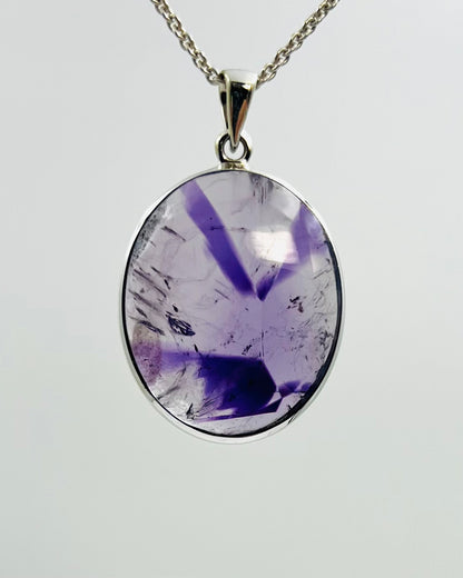 Indian Flower Amethyst (w/ Tripache) in 0.925 Silver