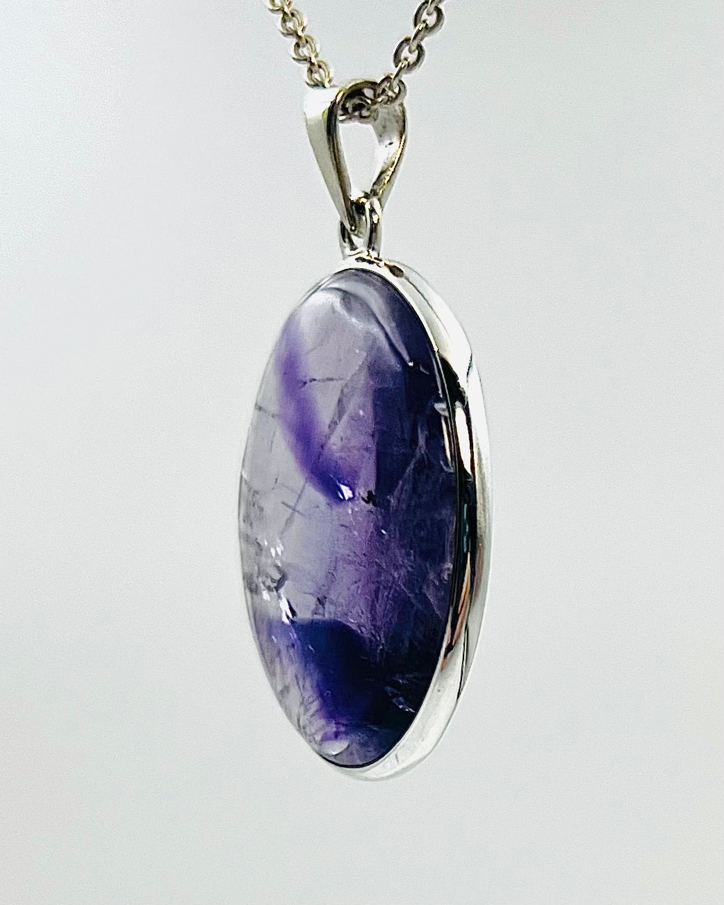 Indian Flower Amethyst (w/ Tripache) in 0.925 Silver