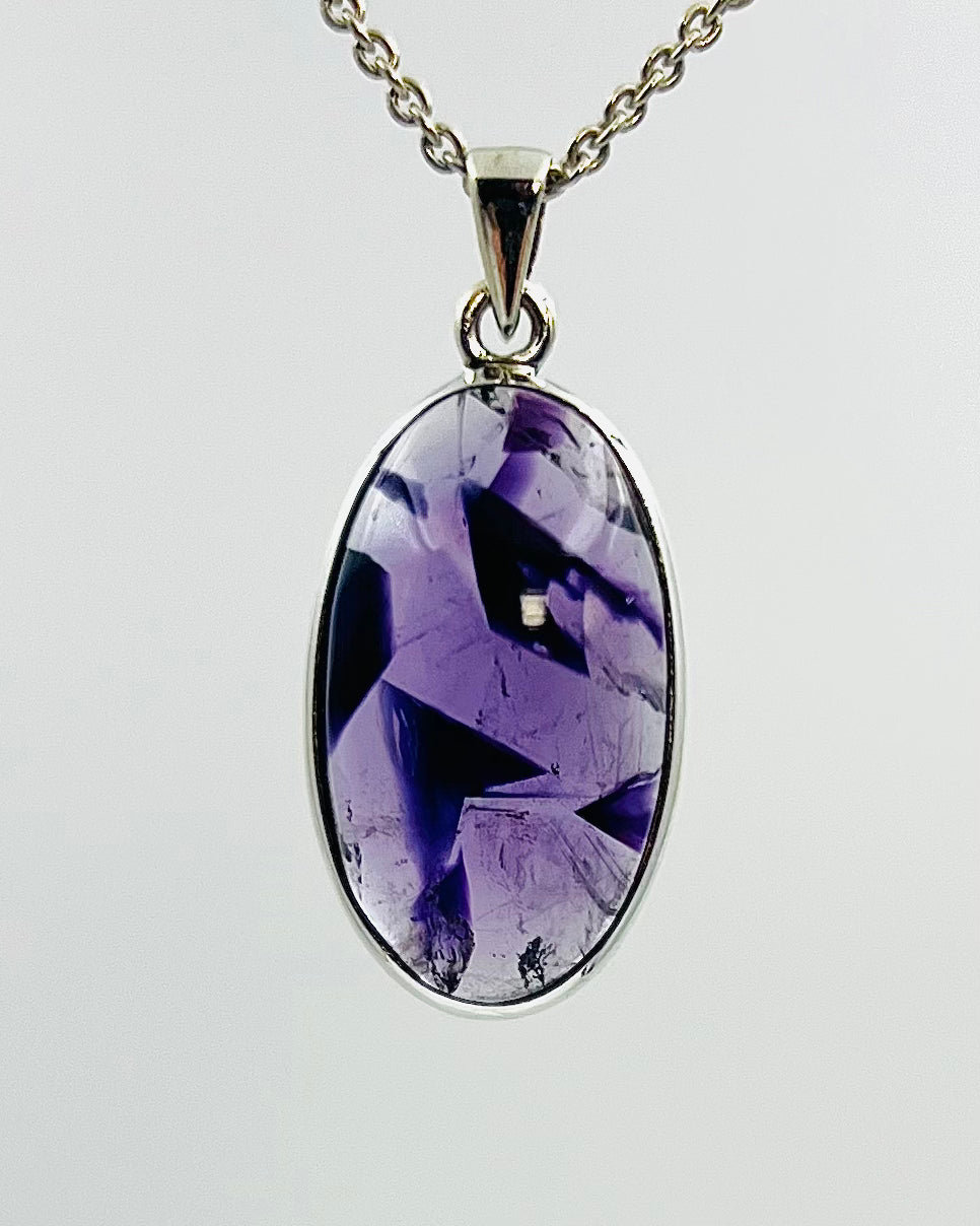 Indian Flower Amethyst (w/ Tripache) in 0.925 Silver