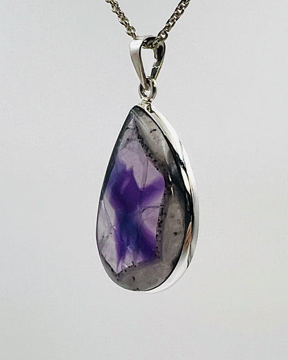 Indian Flower Amethyst (w/ Tripache) in 0.925 Silver