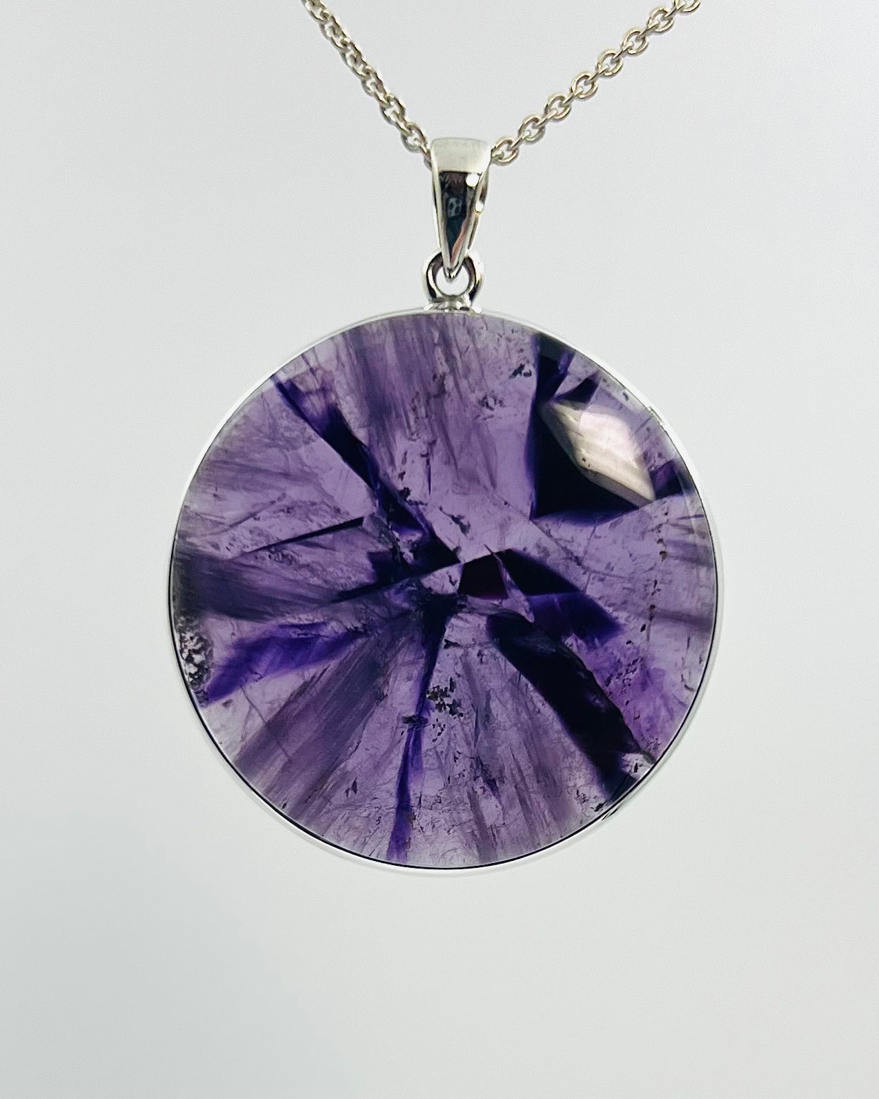 Indian Flower Amethyst (w/ Tripache) in 0.925 Silver