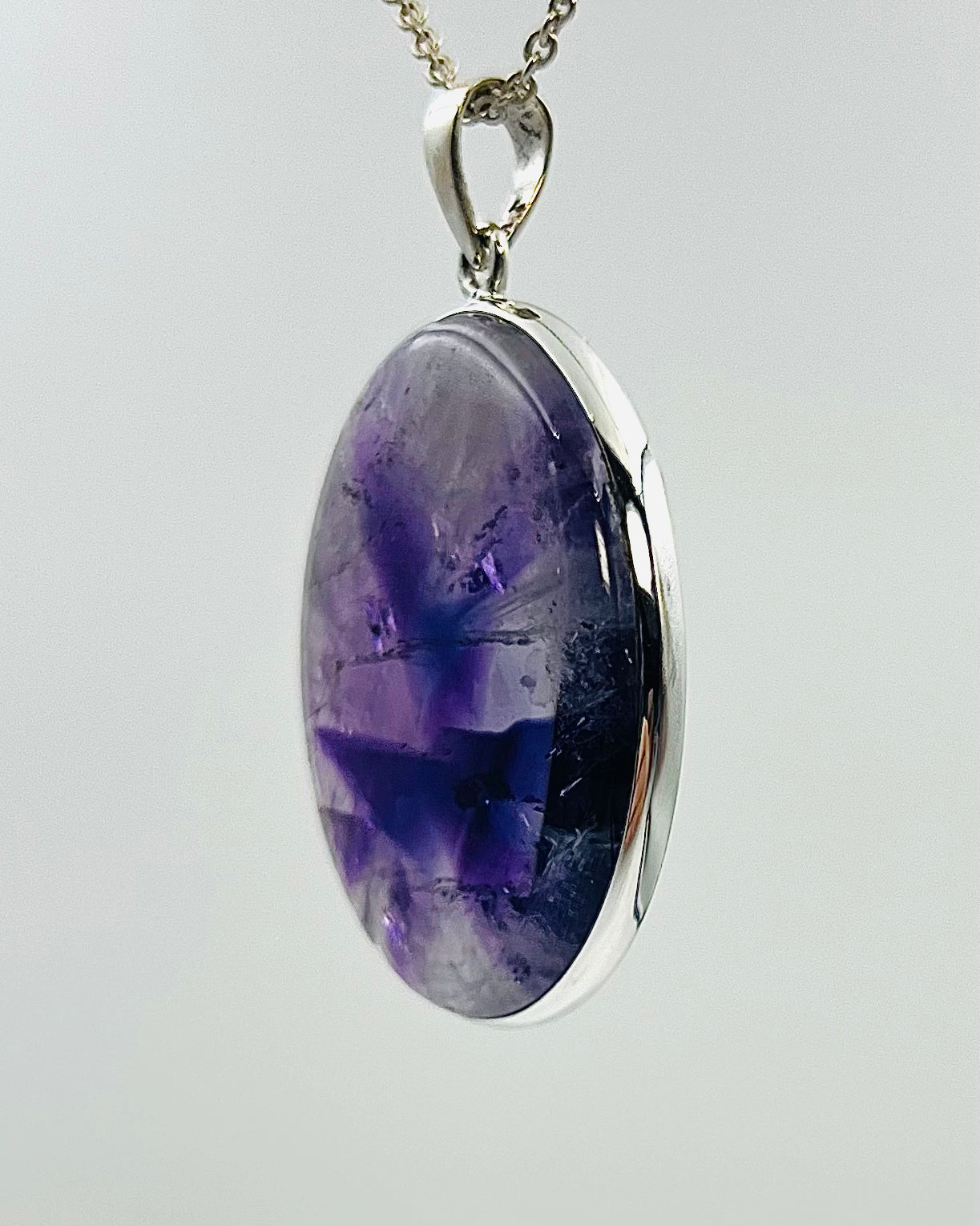 Indian Flower Amethyst (w/ Tripache) in 0.925 Silver