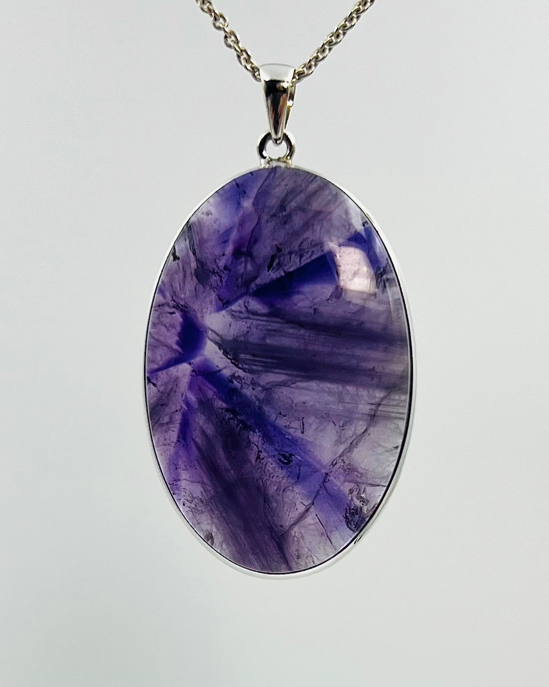 Indian Flower Amethyst (w/ Tripache) in 0.925 Silver