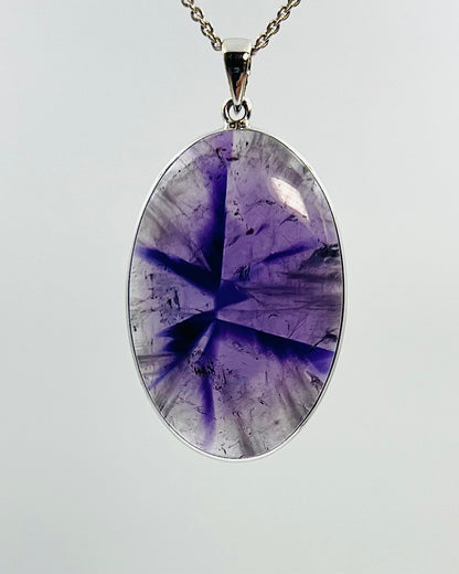 Indian Flower Amethyst (w/ Tripache) in 0.925 Silver