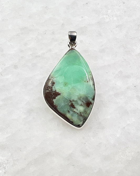 Light Green Crysoprase with Matrix in 0.925 Silver