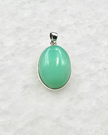 Light Green Crysoprase in 0.925 Silver