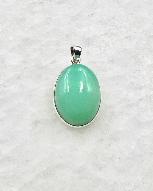 Light Green Crysoprase in 0.925 Silver